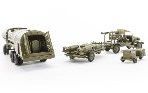 Airfix A06304 1:72 WWII USAAF 8th Bomber Resupply Set Plastic Model Kit