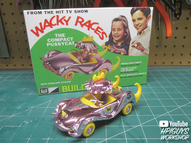 MPC 934 1:32 Wacky Races - Compact Pussycat (SNAP) Plastic Model Kit Hobby