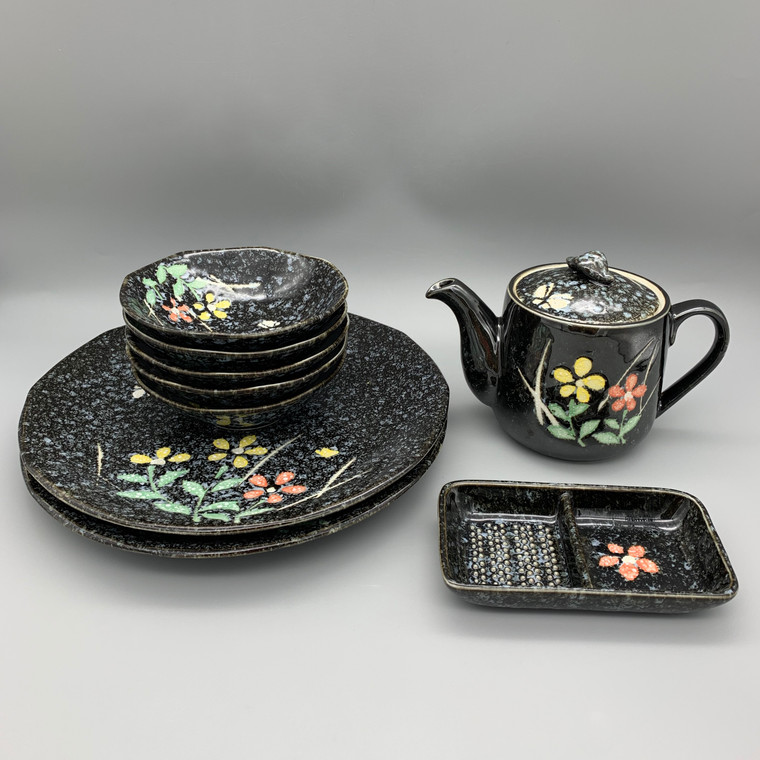 Mino Porcelain Black Sushi Set