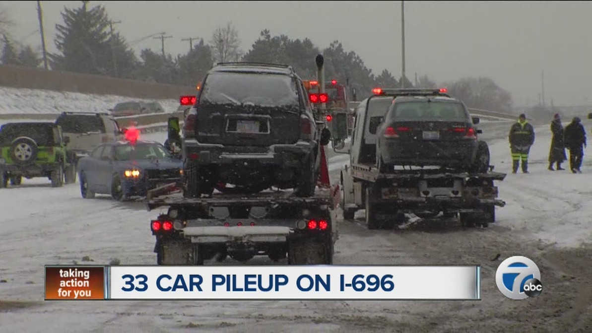 Winter Weather Causes More than 1,200 Flight Cancellations at Chicago O'Hare - 33 CarPile Up Michigan