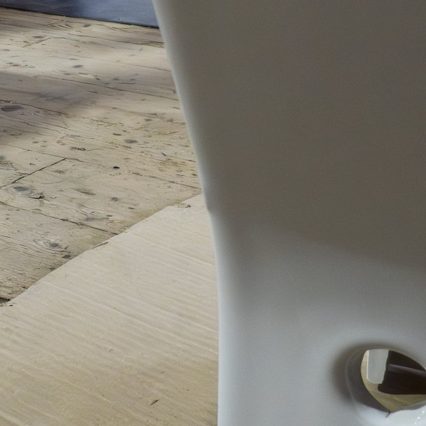 Roca Nexo Close-Coupled. Compact Toilet Closed Back 342642000