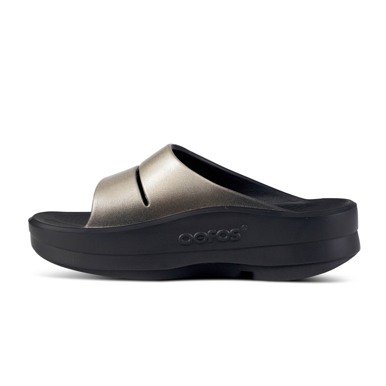 ウーフォスOOFOS OOMEGA OOAHH LUXE - LATTE Women's OOmega OOahh Luxe Sandal - Latte – OOFOS