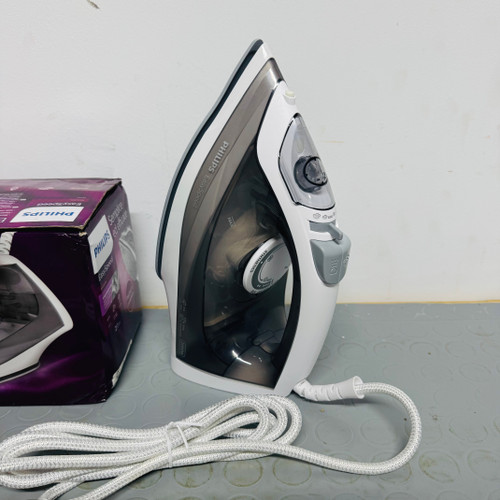 Plancha de vapor Philips EasySpeed GC1751/80 con su caja