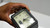 Despertador luminiscente con termómetro digital
