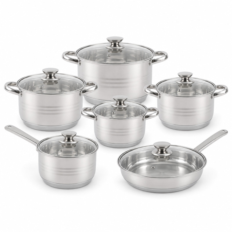 Batería de cocina de acero inoxidable plateado: cuatro ollas, cazo y sartén con seis tapas de vidrio