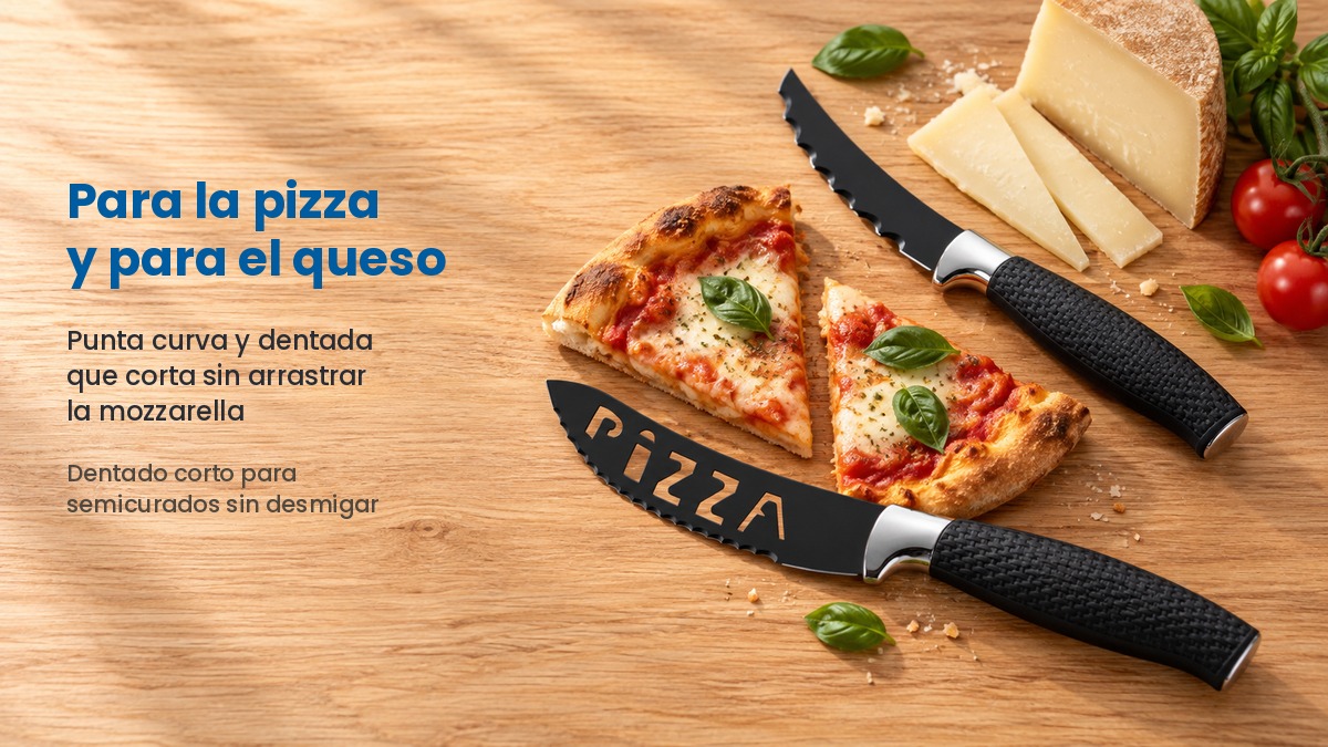 Cuchillo de pizza con punta curva dentada y cuchillo de queso junto a porciones de pizza y queso semicurado
