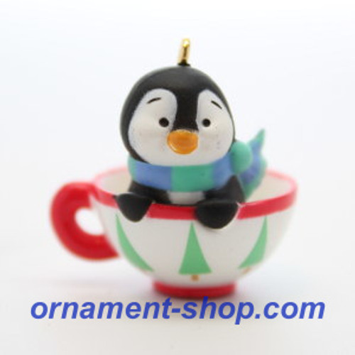 2019 Petite Penguins #4 - Cozy Cup Hallmark ornament (QXM8277)