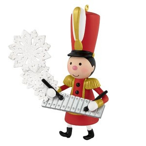 2025 Glimmering Glockenspiel Hallmark ornament (LPR3725)