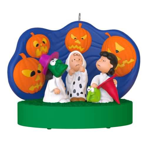 2026 Halloween - Peanuts - Spooked Trick or Treaters Hallmark ornament (QFO5403)
