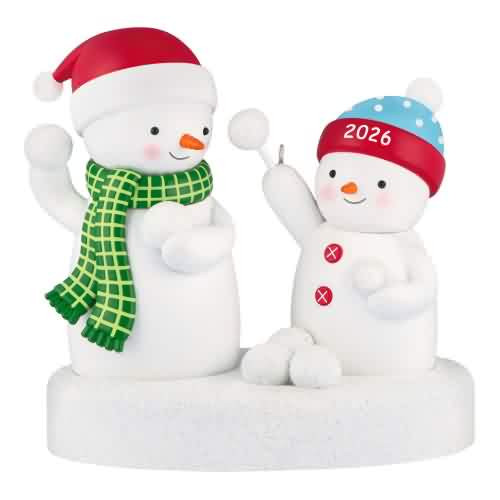 2026 Snowball Fight Hallmark ornament (QGO2723)