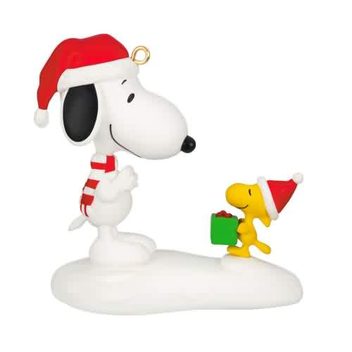 2026 Spotlight on Snoopy #39 - The Perfect Gift  Hallmark ornament (QXR8366)