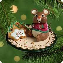 2001 Sharing Santa's Snacks Hallmark ornament, QX8212