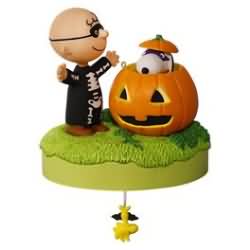 2016 Halloween - Peanuts - Trick or Treat - Ornament Shop