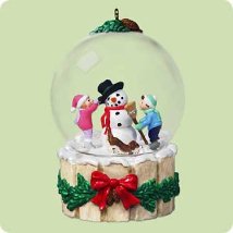 2004 Winter Wonderland #3 - Building A Snowman Hallmark Ornament