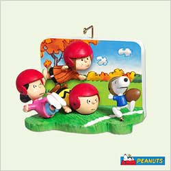 2005 Peanuts - Touchdown Snoopy! Hallmark Ornament | The Ornament Shop