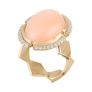 Lucia Cabochon Ring with Diamonds and Peach Moonstone