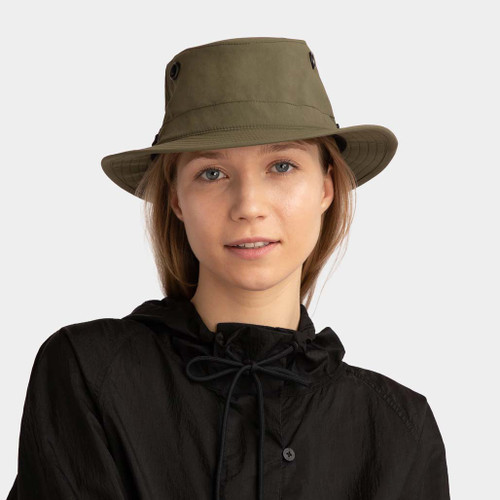 Person wearing Tilley Ultralight T5 Olive Hat facing front