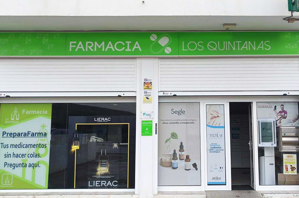 Exterior de la Farmacia Los Quintana en Gáldar