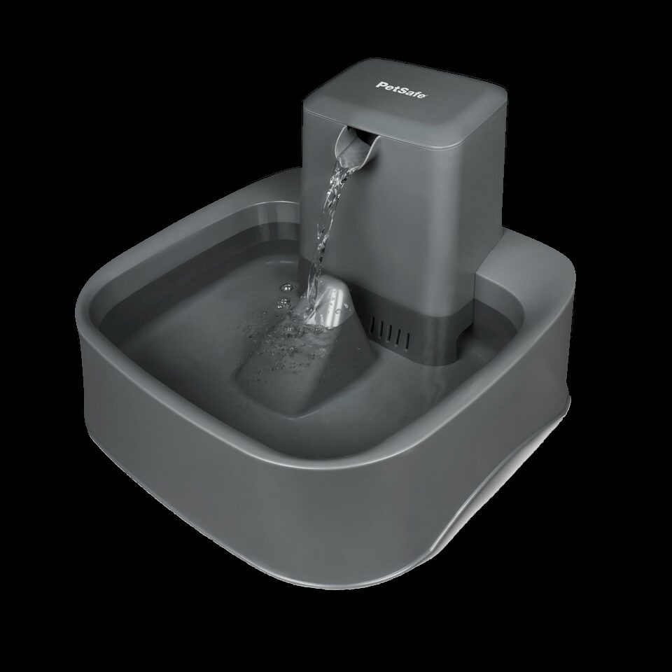 Step On PetSafe Drinkwell Platinum Pet Water Fountain For Cats And