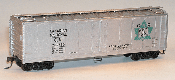 Refrigerator car kit, 40', ice, hinged door, CN, silver, green leaf