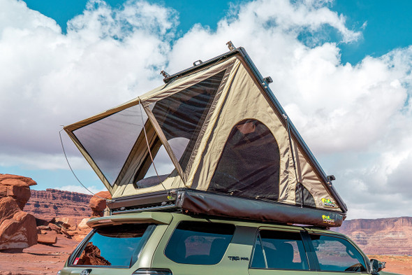 Ironman 4 X 4 Swift 1400 Hard Shell Rooftop Tent