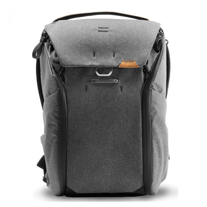 Everyday Backpack 20L Charcoal, made by Peak Design -