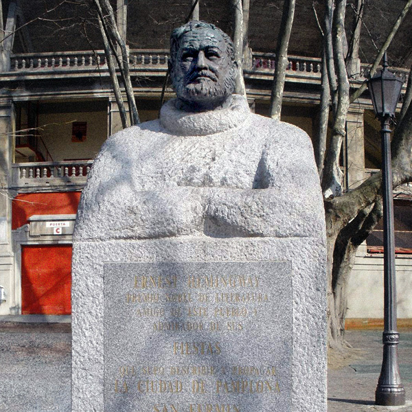 ernest hemingway pamplona bullfighting arena