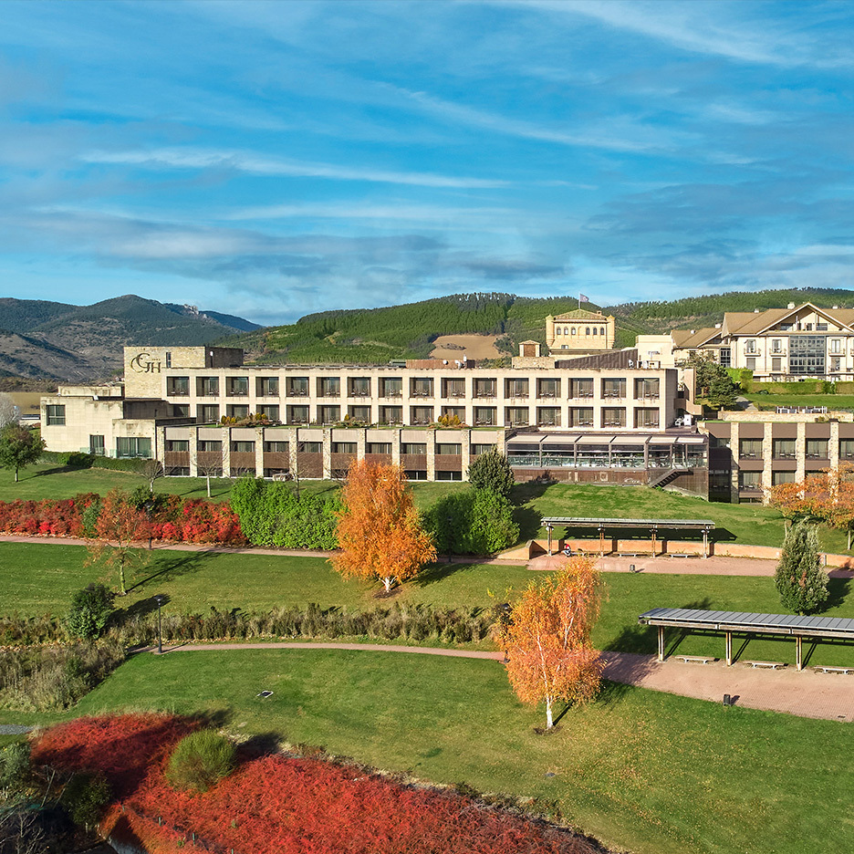 Pamplona Resort Deal Packages