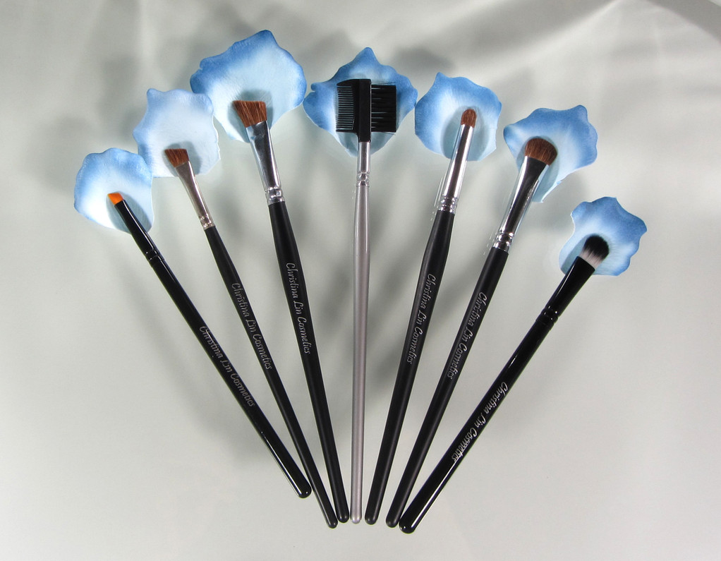 30% Off Entire Stock of Makeup Brushes. Get Yours Today Before They are Gone!