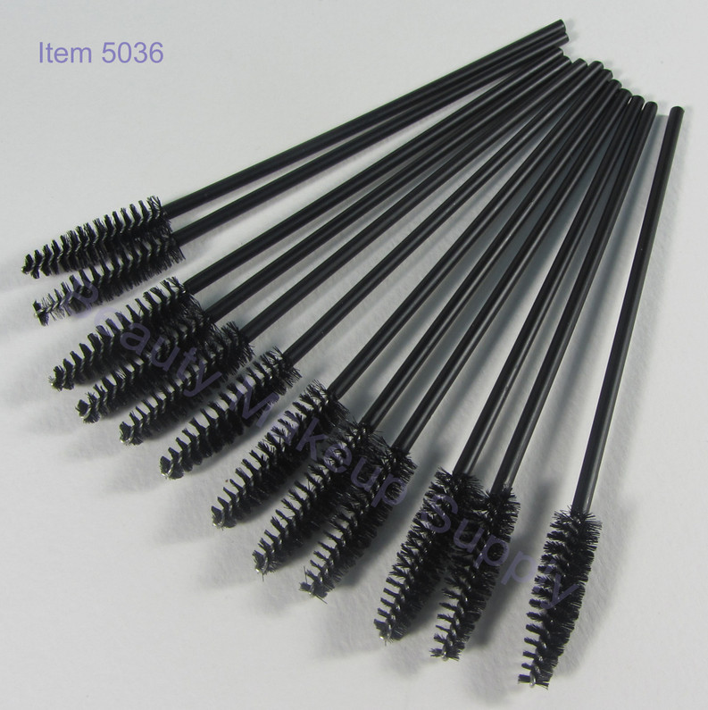 Flexible handle disposable mascara wands