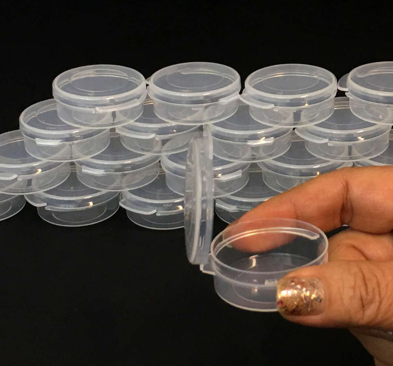 https://cdn11.bigcommerce.com/s-qd7k5gxi/images/stencil/1280x1280/products/503/7248/Cosmetic-Flip-Top-Hinged-Lid-Jars-Beauty-Containers-10-Ml-Clear-5094-Beauty-Makeup-Supply_5101__40142.1661391089.jpg?c=2