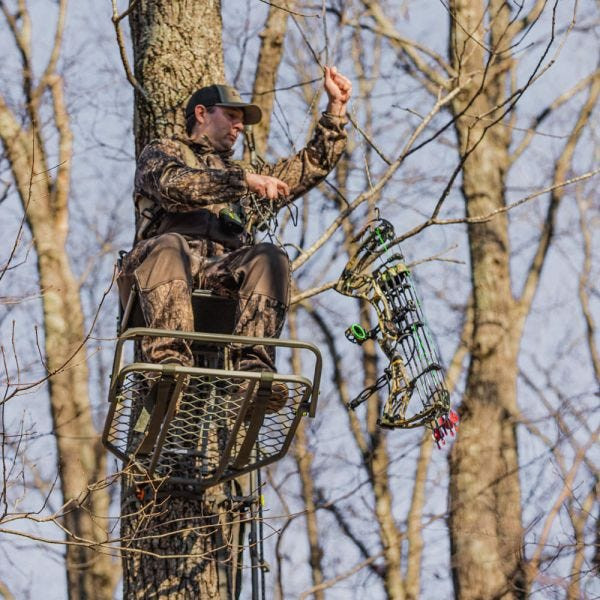 Summit Ledge XT Hang-On Treestand - Thumbnail 4