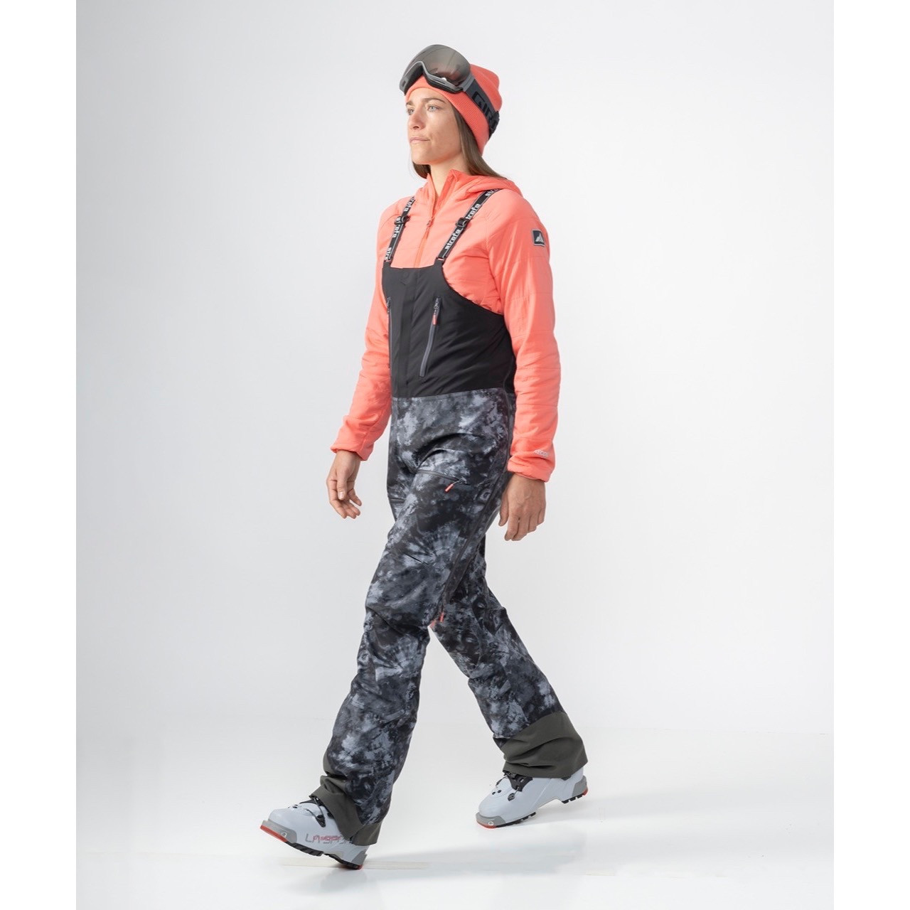 210123_ScarlettBib_BlackoutTie