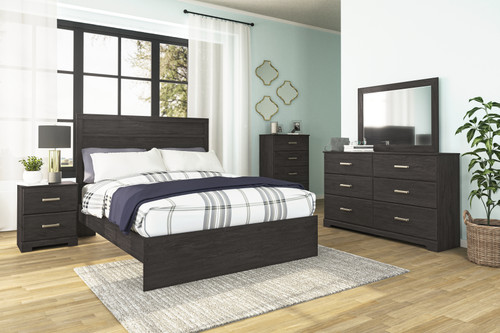Belachime Black 7 Pc. Dresser, Mirror, Chest, Queen Panel Bed, 2 Nightstands