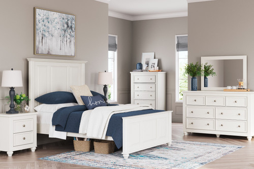 Grantoni White 8 Pc. Dresser, Mirror, Queen Panel Bed, 2 Nightstands