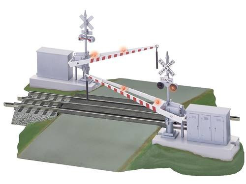 O-Gauge - FasTrack - Grade Crossing with Gates and Flashers