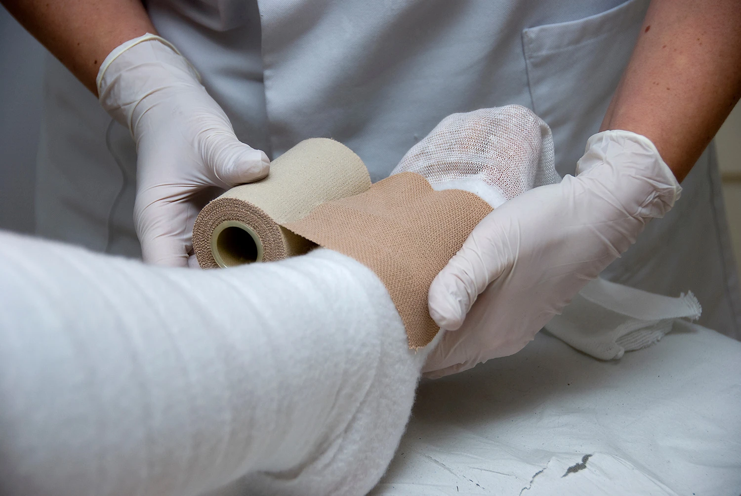 Who Makes the Israeli Bandage? Uses, Benefits & Application Tips