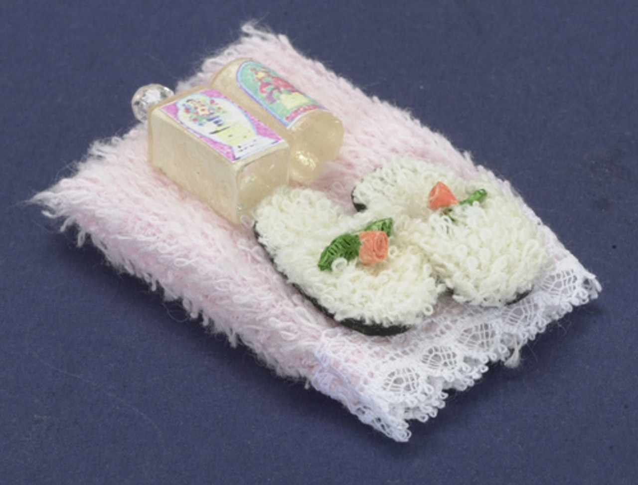 Dollhouse City - Dollhouse Miniatures Towel Set with Lotion - Pink