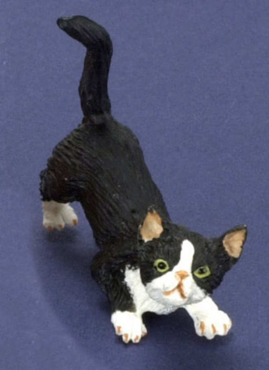 Dollhouse City - Dollhouse Miniatures Sniffing Cat with Socks