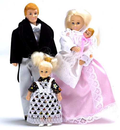 Victorian Doll Family - Blonde - 4 pc
