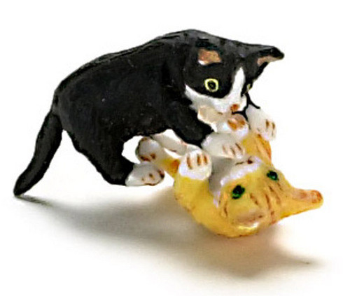 Dollhouse City - Dollhouse Miniatures Kittens Wrestling - Orange