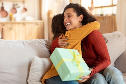 5 Pelucas y prótesis capilares de mujer perfectas para regalar el Día de la Madre