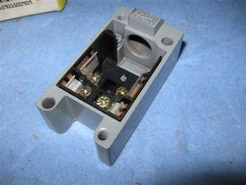 Square D (9007-CT54) Base Recepticle, New Surplus