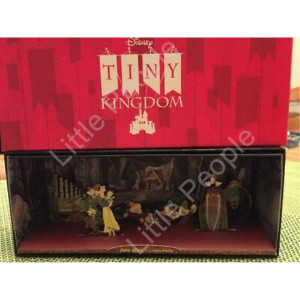 Snow White Tiny Kingdom 5-piece boxed set of flat figures Rare Retired