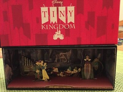 Snow White Tiny Kingdom 5-piece boxed set of flat figures Rare Retired
