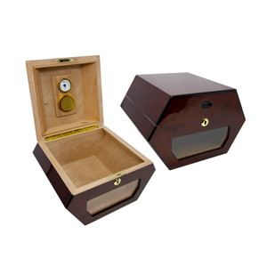 Light Brown Leather Cigar Case - Cutter Included