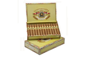 Close-up of Connecticut-wrapped Robusto cigar – smooth finish Close-up of Connecticut-wrapped Robusto cigar – smooth finish