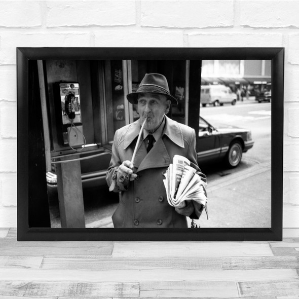 Pipe Alien Stranger Amazed Street An Englishman In New York Wall Art Print