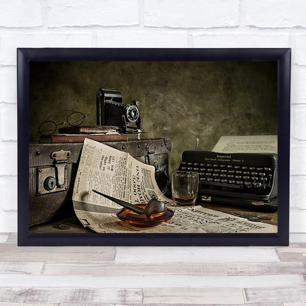 War Camera Vintate Old Classic News Newspaper Write Wall Art Print