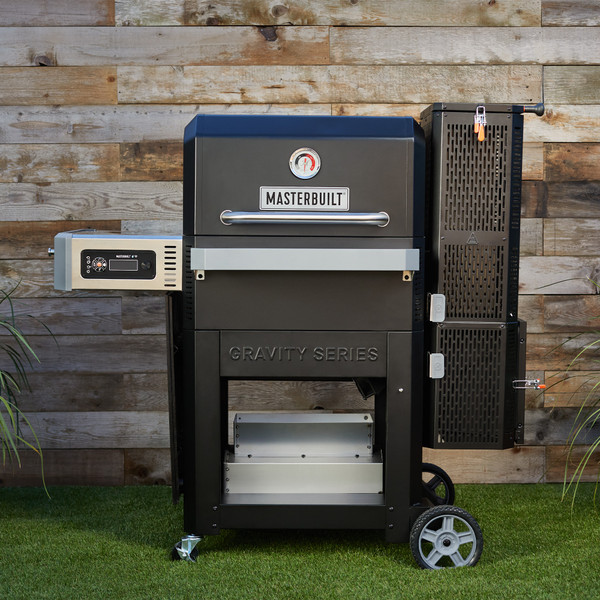 Masterbuilt® Gravity Series™ 800 Digital Charcoal BBQ + Smoker + Griddle